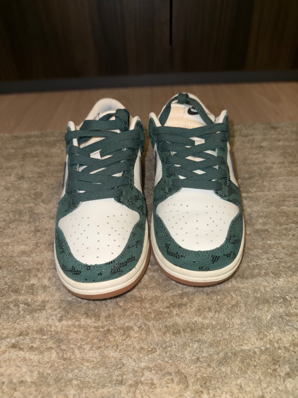 Nike Dunk Low WMNS Green Snake Sail Pro Green Size 6.5 - Picture 3 of 8